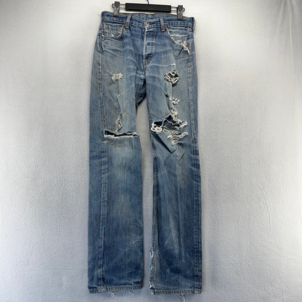 Vintage Levis Jeans Men's 30x34 Blue Distressed Thrashed Faded Whisker y2k 2000s